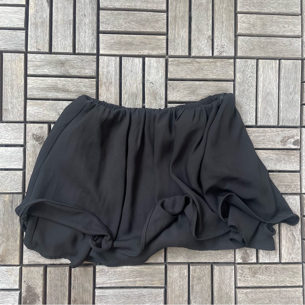 Ruffle-hem strapless top